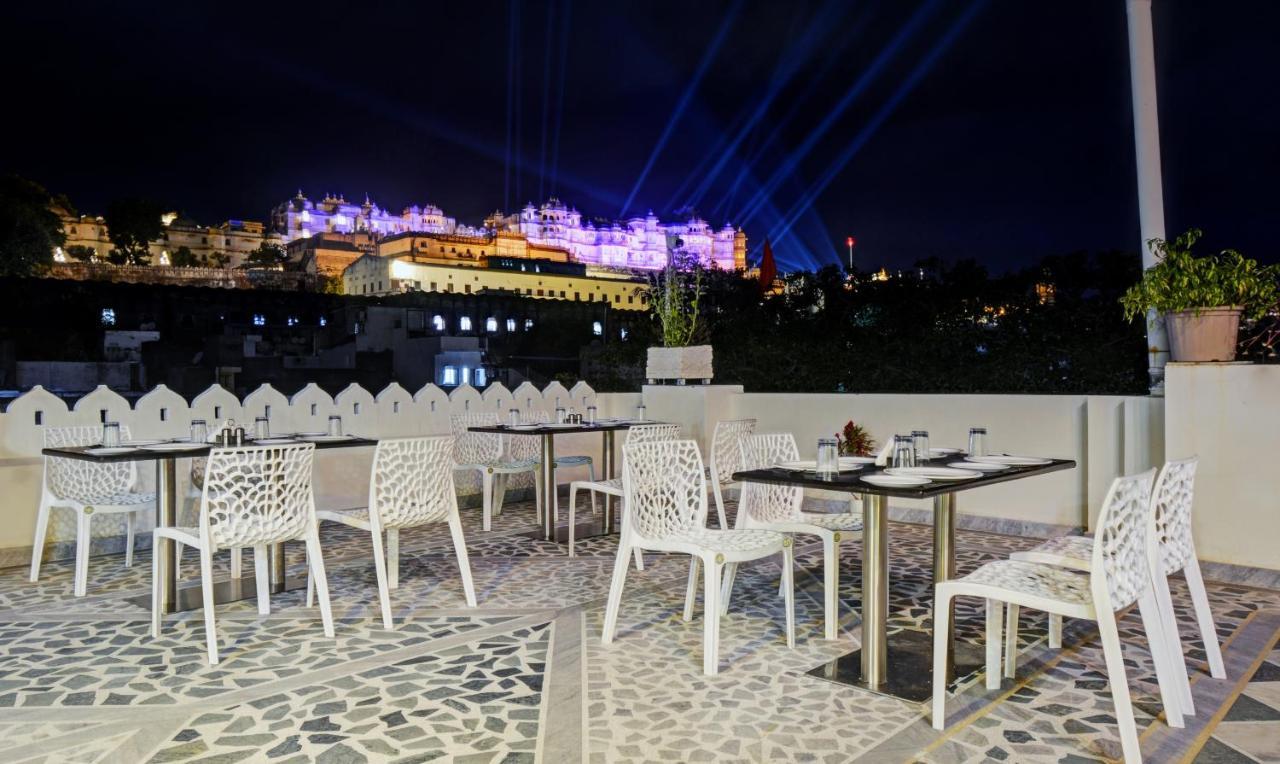 Hotel Treebo Jheel Mahal Udaipur Exterior foto