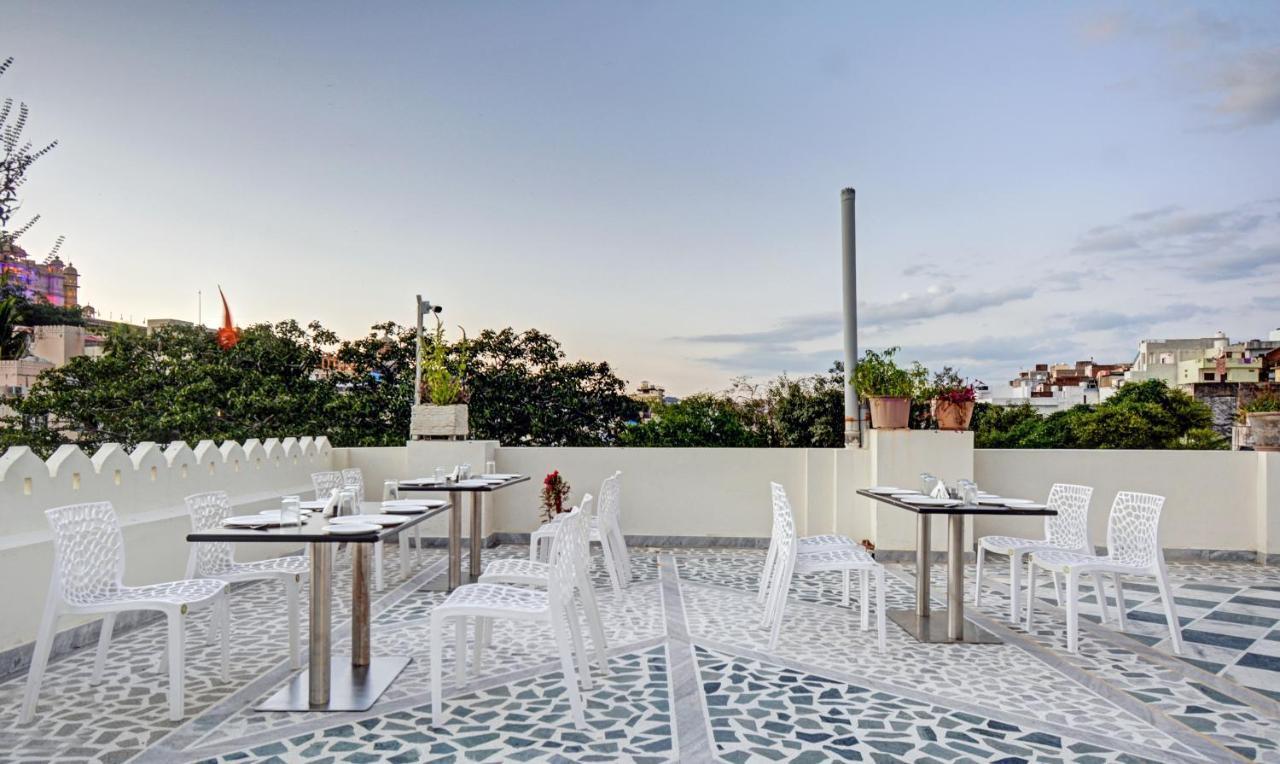Hotel Treebo Jheel Mahal Udaipur Exterior foto